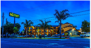 Enrich your holiday experience by staying at the best Salinas discount hotel 