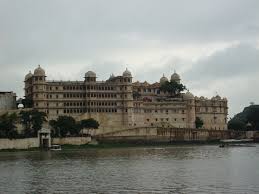 Book Online Taxi Service for Visiting Nearest Udaipur