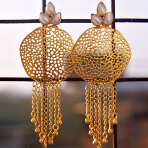 7 Types of Earrings Every Woman Should Know!